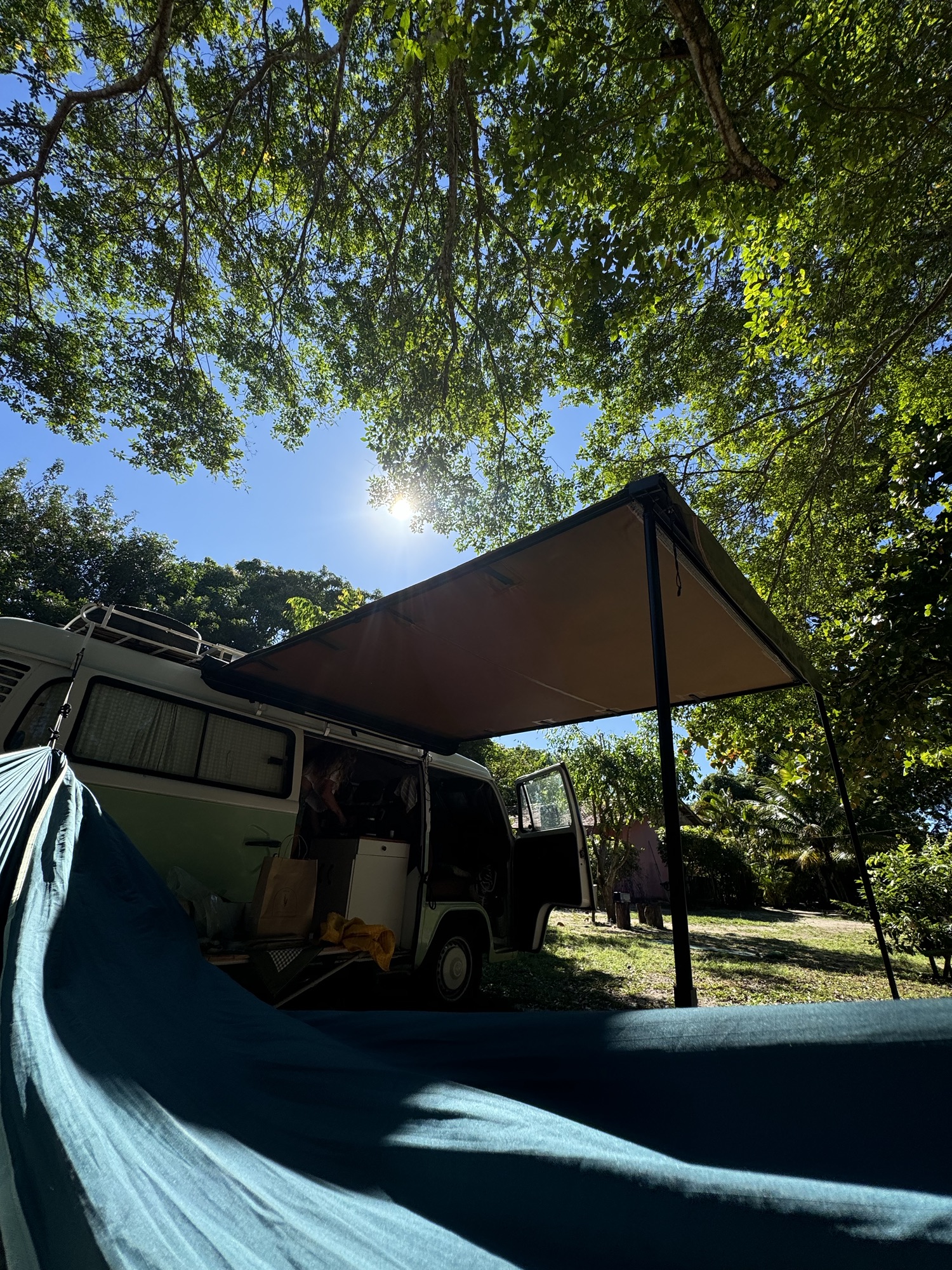 10 dias vivendo em Cumuruxatiba na Kombi Home
